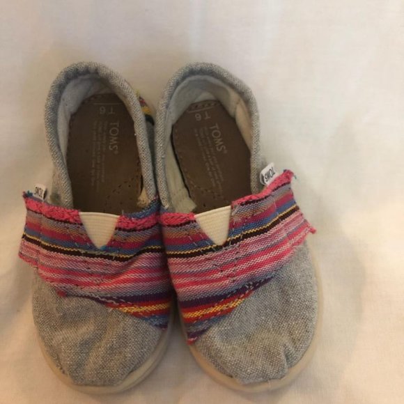 NEW Toms Toddler Classic Canvas Slip On Shoes - Picture 3 of 3